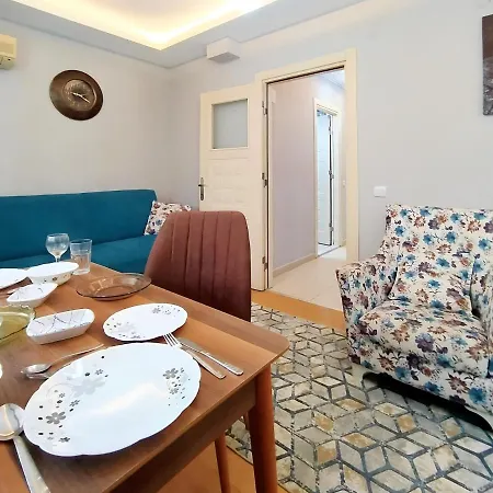 Cozy Near Shopping Malls In Kepez, Apartment *